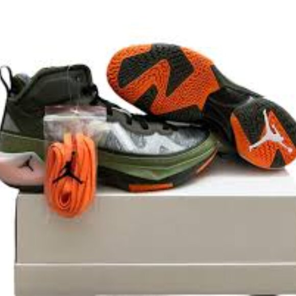 Undefeated x Air Jordan 37 SP Flight Jacket size 9 Dv6255 - Picture 4 of 7